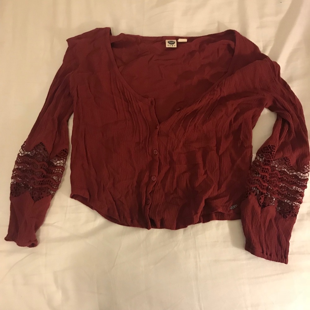 Roxy maroon cropped shirt